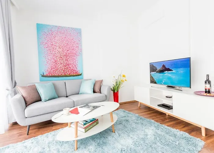 Mar - Simmering Apartment