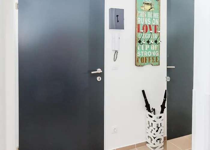 Mar - Simmering Apartment *